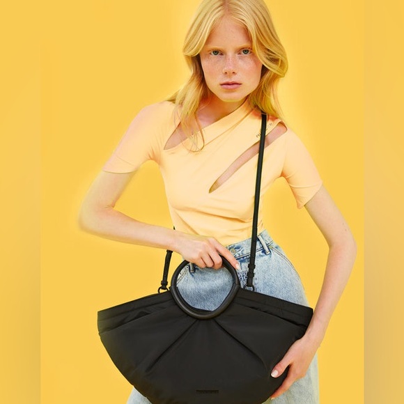 NWT- Transience Gather Around Bag - Black - Picture 2 of 10